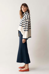 4061-09 Striped Taylor Roll Neck White/Navy ONE SIZE 100 Percent Cashmere AW22-KPA garment