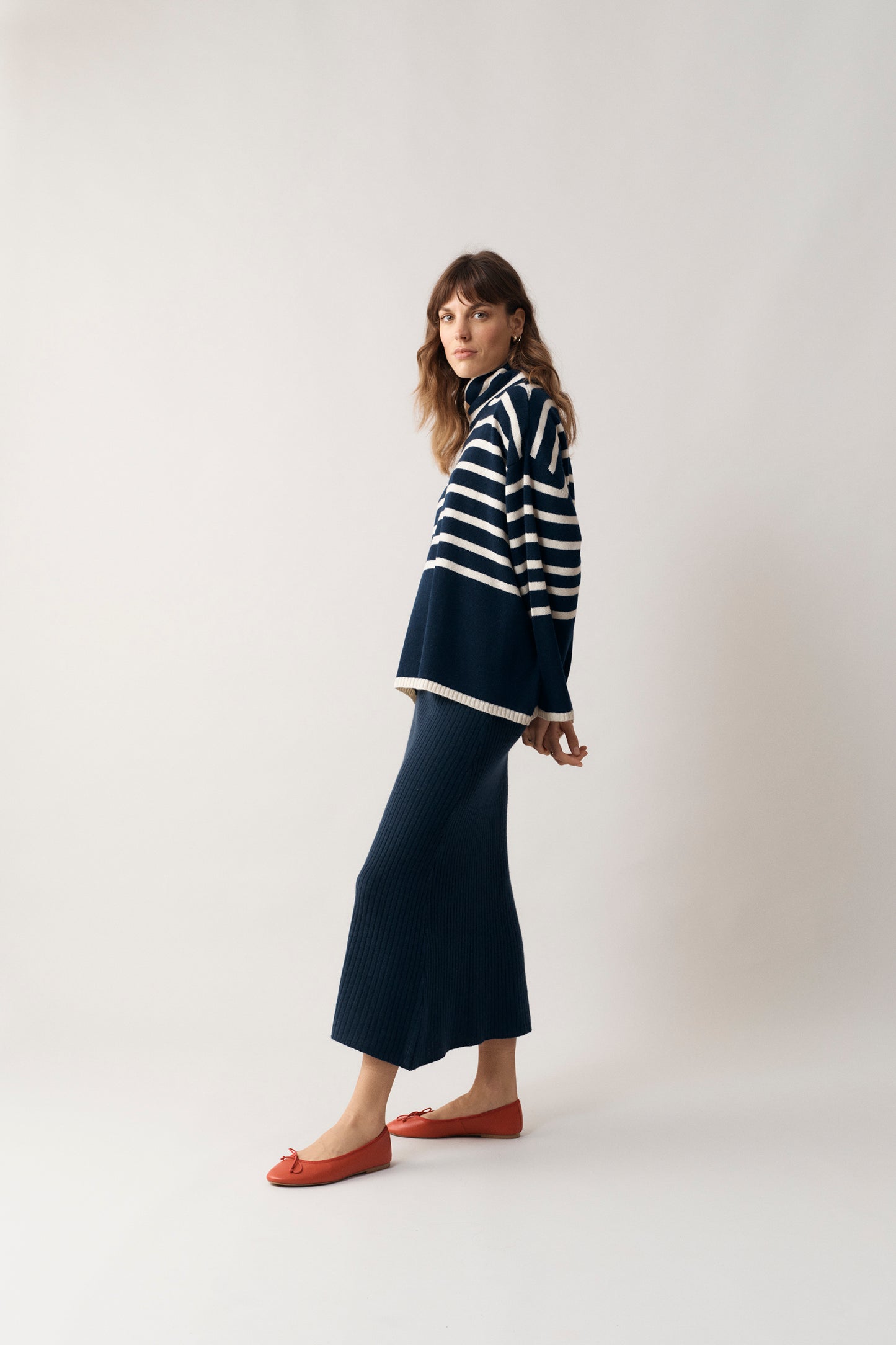 100% Cashmere Navy Ribbed Skirt - Medium