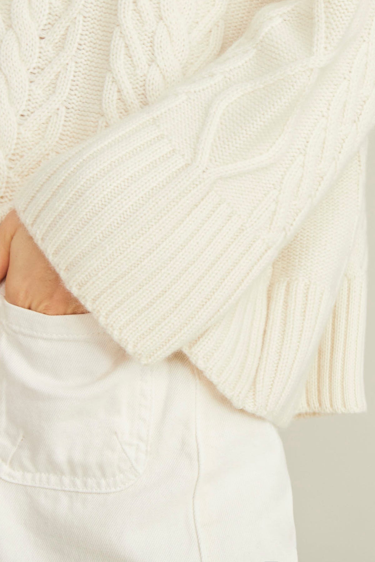 100% Cashmere Cable Sweater Cream- Small
