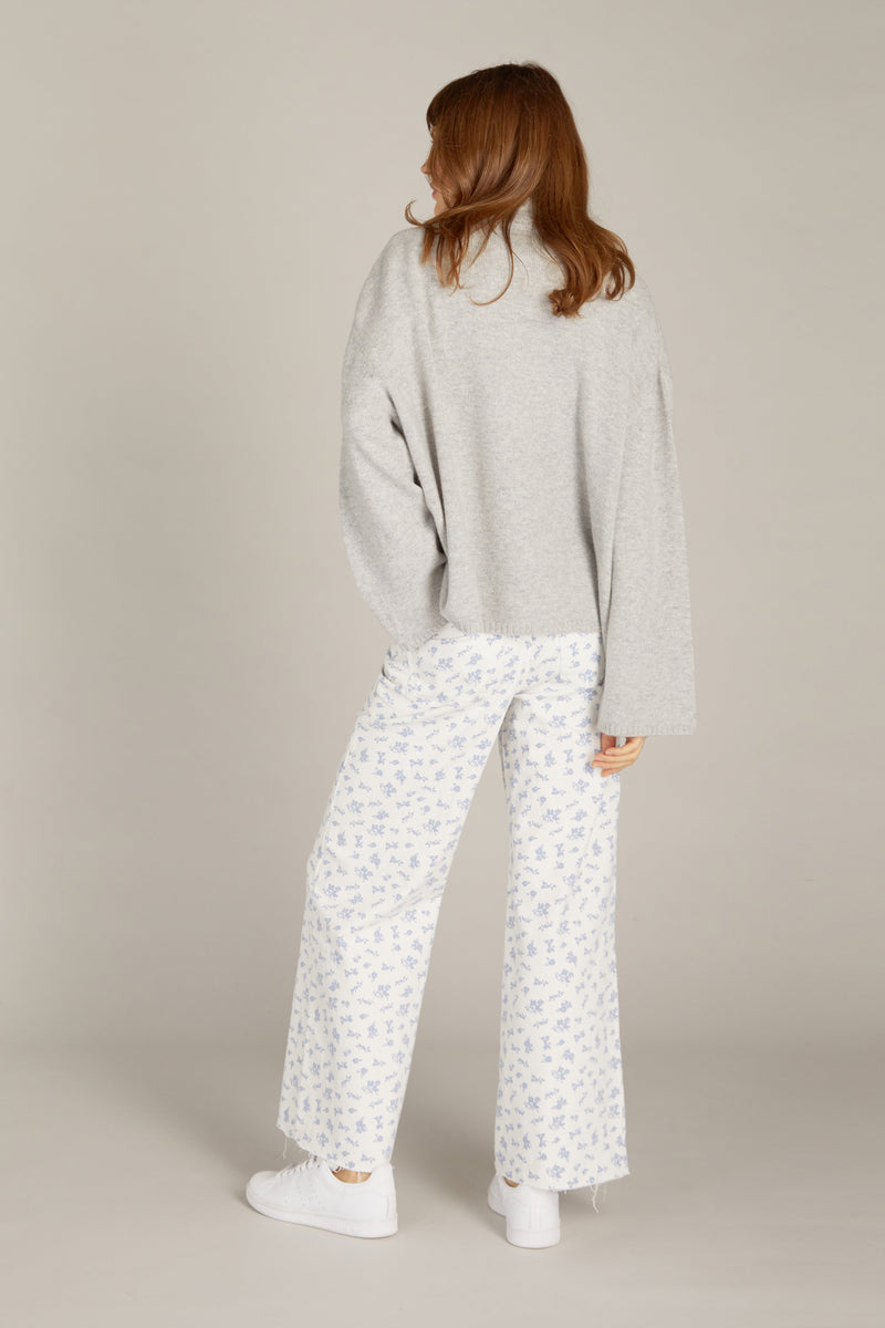 4052-09 Taylor Roll Neck Light Grey Marl ONE SIZE 100 Percent Cashmere S22-1-KPA garment